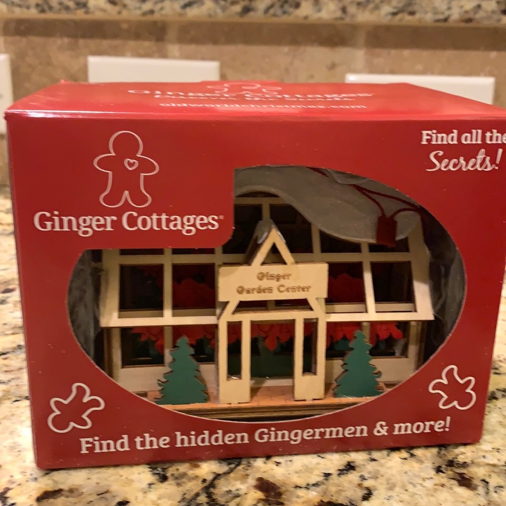 Ginger cottages - ginger garden center!  New in box.